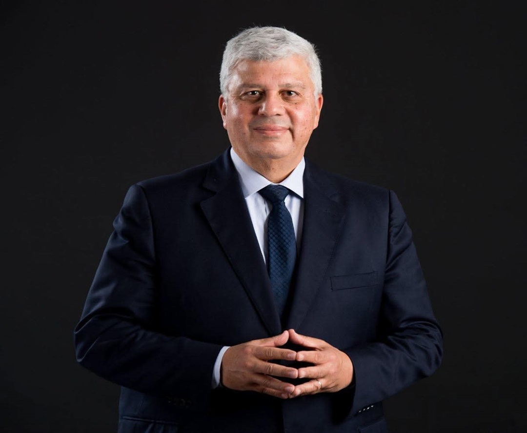 شكر وتقدير إلي الأستاذ الدكتور/ محمد أيمن عاشور- وزير التعليم العالي والبحث العلمي السابق